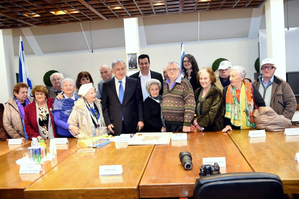 ראש ממשלת ישראל מר בנימין נתניהו נפגש עם ניצולי שואה של עמותת "יד עזר לחבר" לרגל "יום השואה הבינלאומי" ב 27.1.2016