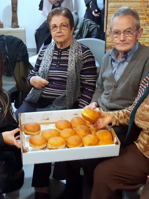 חנוכה: שוטרי חיפה מילאו באור ושימחו את ניצולי השואה בבית החם של עמותת “יד עזר לחבר”
