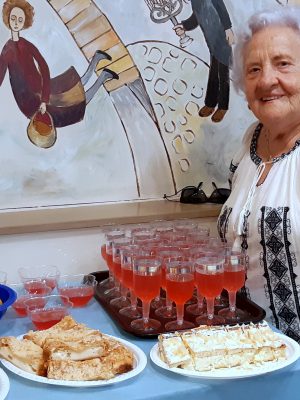 חג השבועות: מסיבת חג שבועות חגיגית טעימה ומרגשת לניצולי השואה