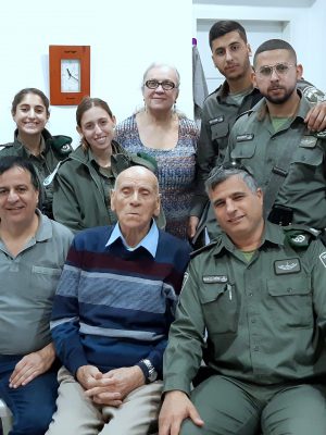 מרגש: לוחמי הכומתות הירוקות של משמר הגבול למען ניצול השואה