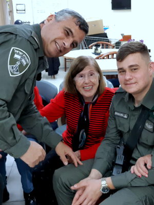 חנוכה: על הניסים ועל הנפלאות אשר חוללו ניצולי השואה ושוטרי מג"ב