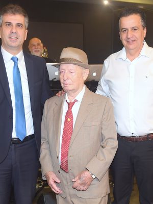 עמותת "יד עזר לחבר" חגגה וציינה ברוב פאר והדר את יום הולדתו ה- 95 של ניצול השואה שלום שטמברג מחיפה