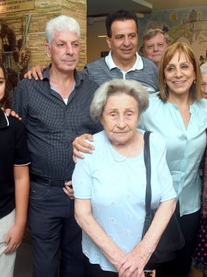 סבג: "אני וניצולי השואה נרגשים מעצם ההזמנה להתארח כ"אושפיזין" בסוכתה של אשת העסקים המצליחה הגב' ירדנה עובדיה"