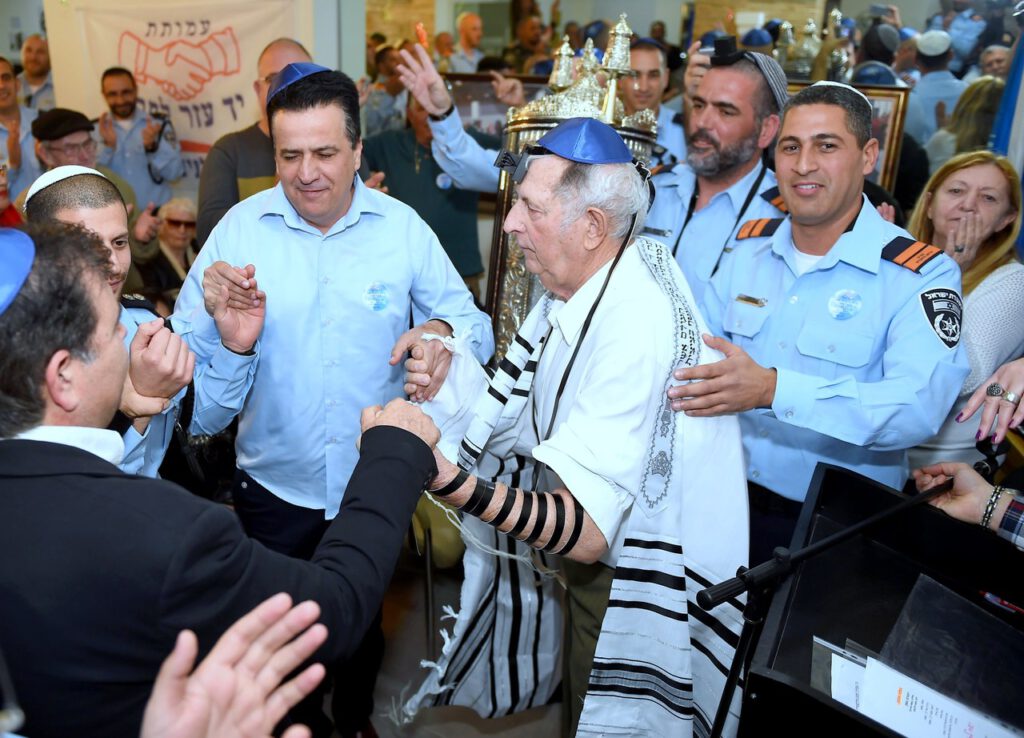 "ניצחתי את הנאצים כי אני חוגג היום בר מצווה בגיל 83. זה מה שאני מרגיש ביום הזה"