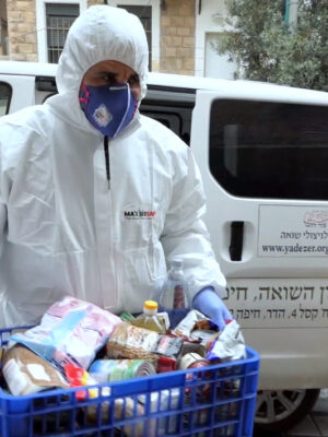 "סיירת הקורונה" של עמותת "יד עזר לחבר" בחיפה ממשיכה לחלק מזון לתושבי חיפה והצפון השוהים בבידוד