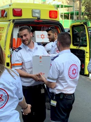 לקראת פסח: "מד"א כרמל" בחיפה למען ניצולי השואה של עמותת "יד עזר לחבר"
