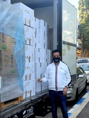 Yad Ezer L’Haver continues distribution of food packages to Holocaust survivors, the elderly and disadvantaged families